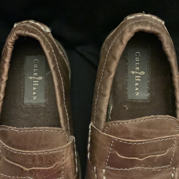 Cole Hann Casual Shoes for Boys - Picture 2 of 6